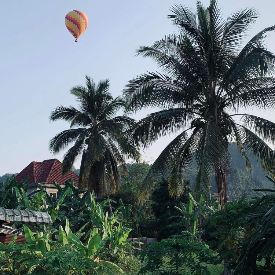 Vang Vieng Bungalows Exterior photo